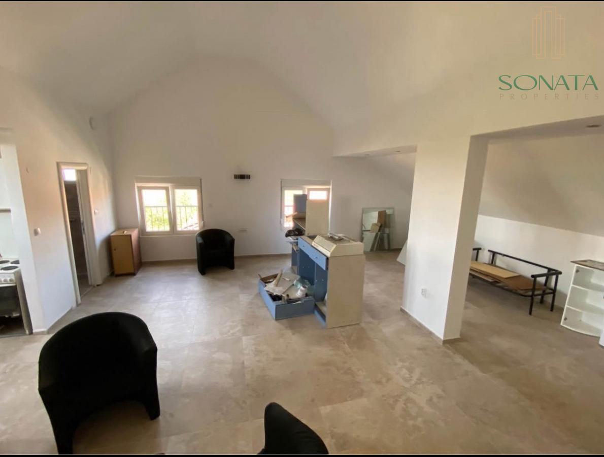 Odlična kuća od 240m2, Boleč